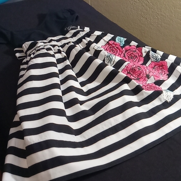 GUESS Black and White Dress w/ Pink Flowers Size S (7/8) - Picture 2 of 8